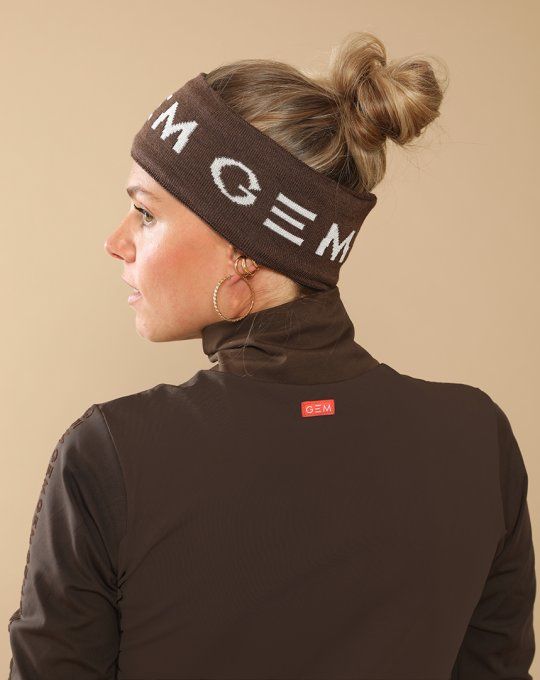 Bandeau EVER GEM Équitation Brownie porté – collection Fall Winter 2026