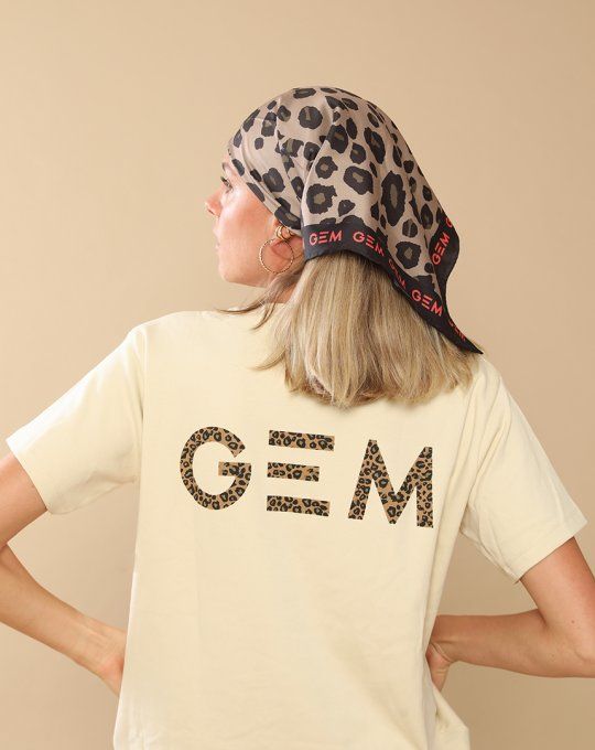 Foulard Léopard GEM Équitation porté dans les cheveux