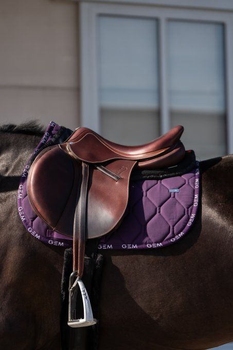 Tapis de selle LOVE GEM Équitation Prune – collection Automne Hiver 2026